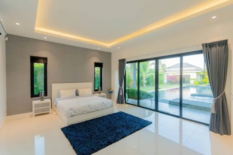 Villa in Cha-am, Thailand 4 bedrooms № 146231 - photo 24