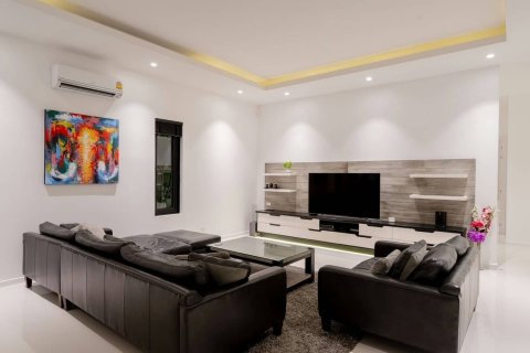 Villa in Cha-am, Thailand 4 bedrooms № 146231 - photo 20