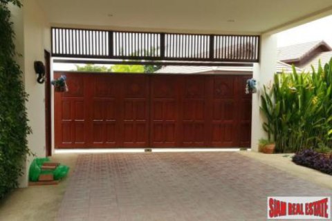 House in Hua Hin, Thailand 4 bedrooms № 192890 - photo 3