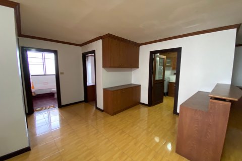 Condo in Bangkok, Thailand, 2 bedrooms № 143523 - photo 3