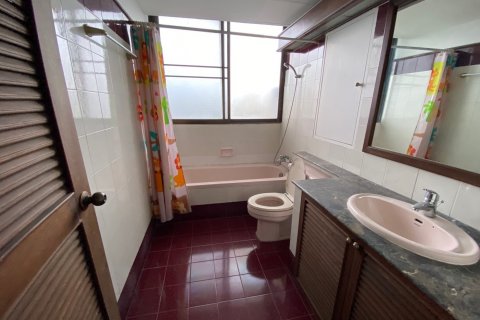 Кондоминиум с 2 спальнями в Бангкоке, Таиланд № 143523 - фото 11