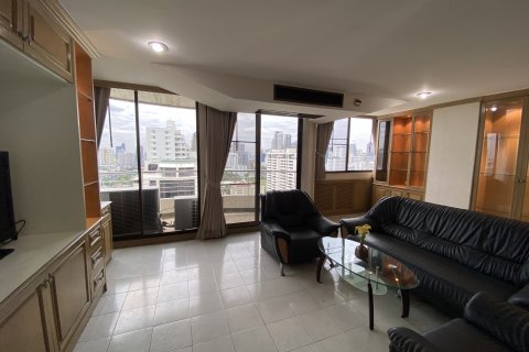 Condo in Bangkok, Thailand, 2 bedrooms  № 143526 - photo 9