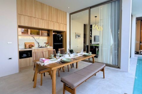 Villa in Pattaya, Thailand 4 bedrooms № 162308 - photo 6