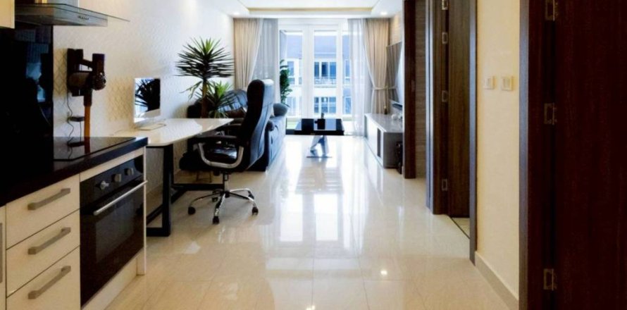 Condo in Pattaya, Thailand, 2 bedrooms  № 162309