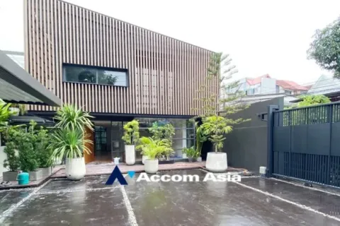Casa de 4 dormitorios en Suan Luang, Bangkok, Tailandia № 217005