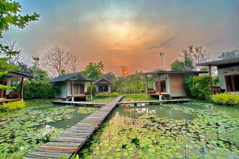 Propriété commerciale à Chiang Mai, Thaïlande 1000 m2 № 122846