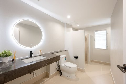 House in Chatuchak, Bangkok, Thailand 5 bedrooms № 173566 - photo 26