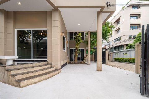 House in Chatuchak, Bangkok, Thailand 5 bedrooms № 173566 - photo 30