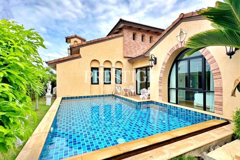 House in Pattaya, Thailand 3 bedrooms № 198413