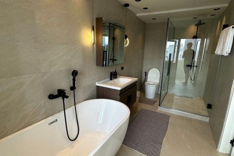 Condo in Bangkok, Thailand, 3 bedrooms  № 143285 - photo 14