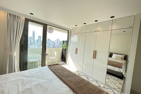 Condo in Bangkok, Thailand, 3 bedrooms  № 143285 - photo 9