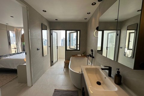 Condo in Bangkok, Thailand, 3 bedrooms  № 143285 - photo 13