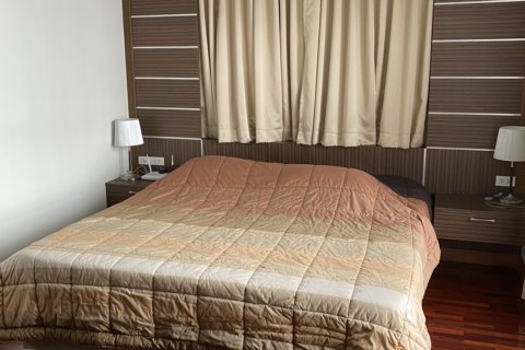 Condo in Bangkok, Thailand, 2 bedrooms  № 143287 - photo 5