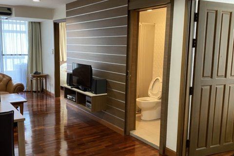 Condo in Bangkok, Thailand, 2 bedrooms  № 143287 - photo 3