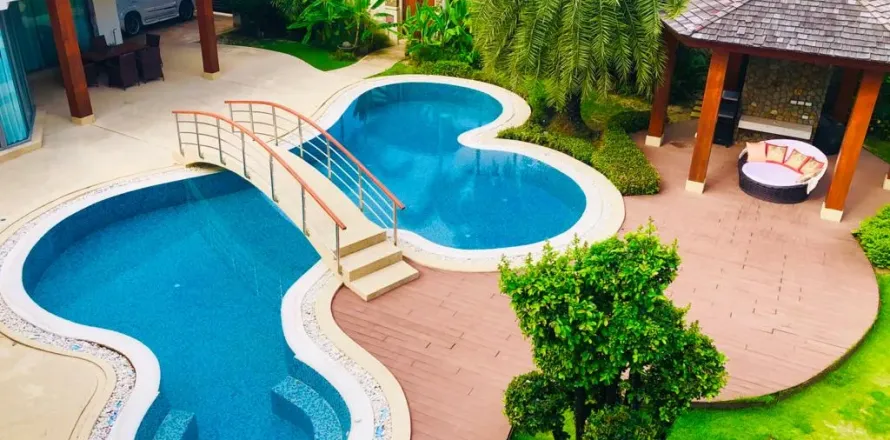 House in Bang Tao, Thailand 4 bedrooms № 3540