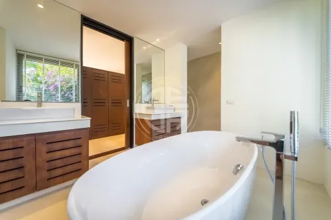 Chalet de 5 dormitorios en Layan Beach, Tailandia № 190660 - foto 8