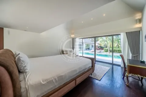 Chalet de 5 dormitorios en Layan Beach, Tailandia № 190660 - foto 13