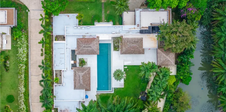 Chalet de 5 dormitorios en Layan Beach, Tailandia № 190660