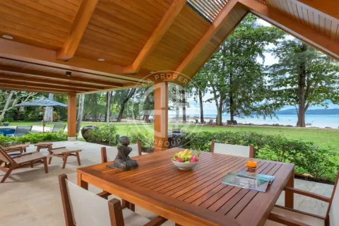 Villa in Bang Tao, Thailand 3 bedrooms № 190661
