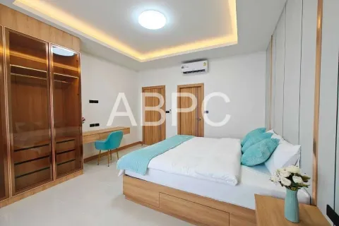 Casa de 4 dormitorios en Pattaya, Tailandia № 211970 - foto 7