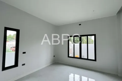 Casa de 3 dormitorios en Pattaya, Tailandia № 211971 - foto 8