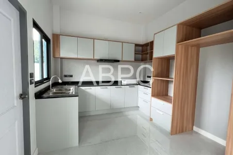 Casa de 3 dormitorios en Pattaya, Tailandia № 211971 - foto 4