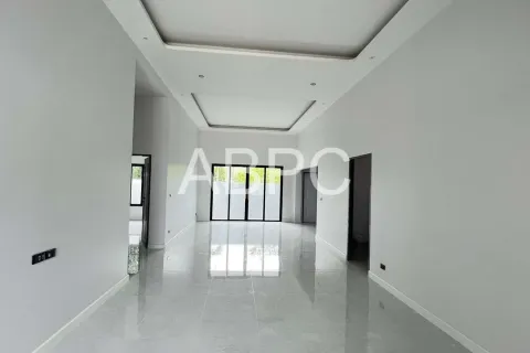 Casa de 3 dormitorios en Pattaya, Tailandia № 211971 - foto 5