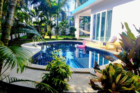 Дом в Паттайе, Таиланд с 3 комнатами  № 170390