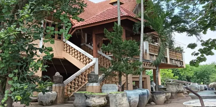 Коммерческая недвижимость в Чиангмае, Таиланд 430м2  № 162806