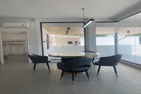 House in Chiang Mai, Thailand 4 bedrooms № 162811 - photo 2