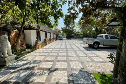 Commercial property in Chiang Mai, Thailand 900 sq.m. № 162808 - photo 15