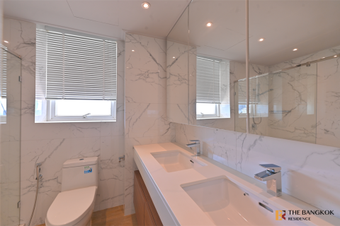 Condo in Bangkok, Thailand, 4 bedrooms № 184595 - photo 5