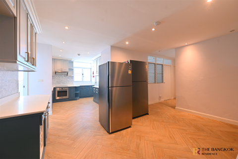 Condo in Bangkok, Thailand, 4 bedrooms № 184596 - photo 4