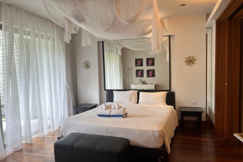 Condo in Phuket, Thailand, 3 bedrooms  № 154986 - photo 2