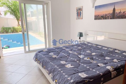 House in Pattaya, Thailand 12 bedrooms № 201875 - photo 7