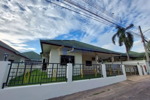 House in Pattaya, Thailand 3 bedrooms № 201874 - photo 2