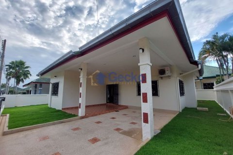 House in Pattaya, Thailand 3 bedrooms № 201874 - photo 4