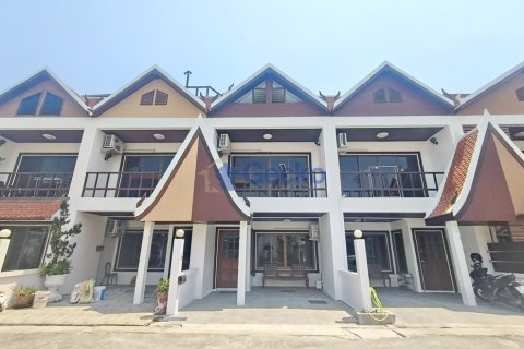 House in Pattaya, Thailand 4 bedrooms № 201870