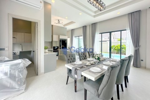 House in Pattaya, Thailand 4 bedrooms № 201871 - photo 9