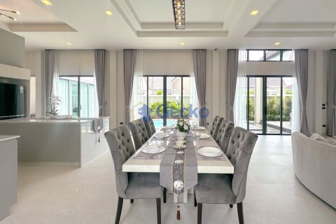 House in Pattaya, Thailand 4 bedrooms № 201871 - photo 10