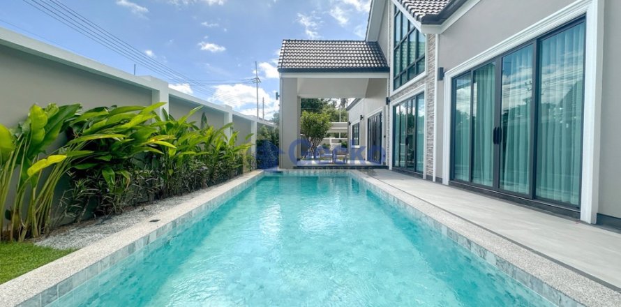 House in Pattaya, Thailand 4 bedrooms № 201871