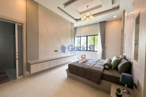 House in Pattaya, Thailand 4 bedrooms № 201871 - photo 22