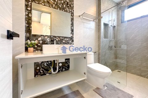 House in Pattaya, Thailand 4 bedrooms № 201871 - photo 30