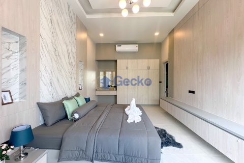 House in Pattaya, Thailand 4 bedrooms № 201871 - photo 21