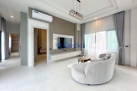 House in Pattaya, Thailand 4 bedrooms № 201871 - photo 8