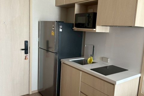 Студия в кондо в Ваттхане, Бангкок, Таиланд № 137697 - фото 3