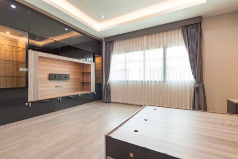 Дом в Лат Пхрау, Бангкок, Таиланд с 3 спальнями № 137625 - фото 16