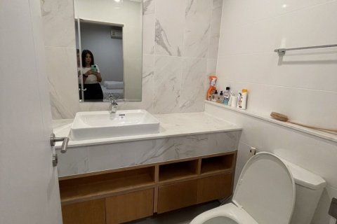 Кондоминиум с 2 спальнями в Хуай Кванге, Бангкок, Таиланд № 137696 - фото 9