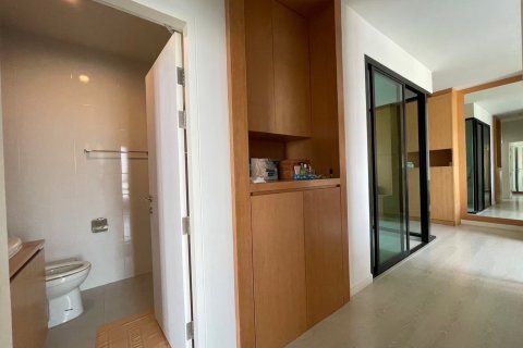 Кондоминиум с 2 спальнями в Хуай Кванге, Бангкок, Таиланд № 137696 - фото 4