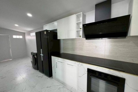 Villa à Pattaya, Thaïlande 4 chambres № 172702 - photo 6